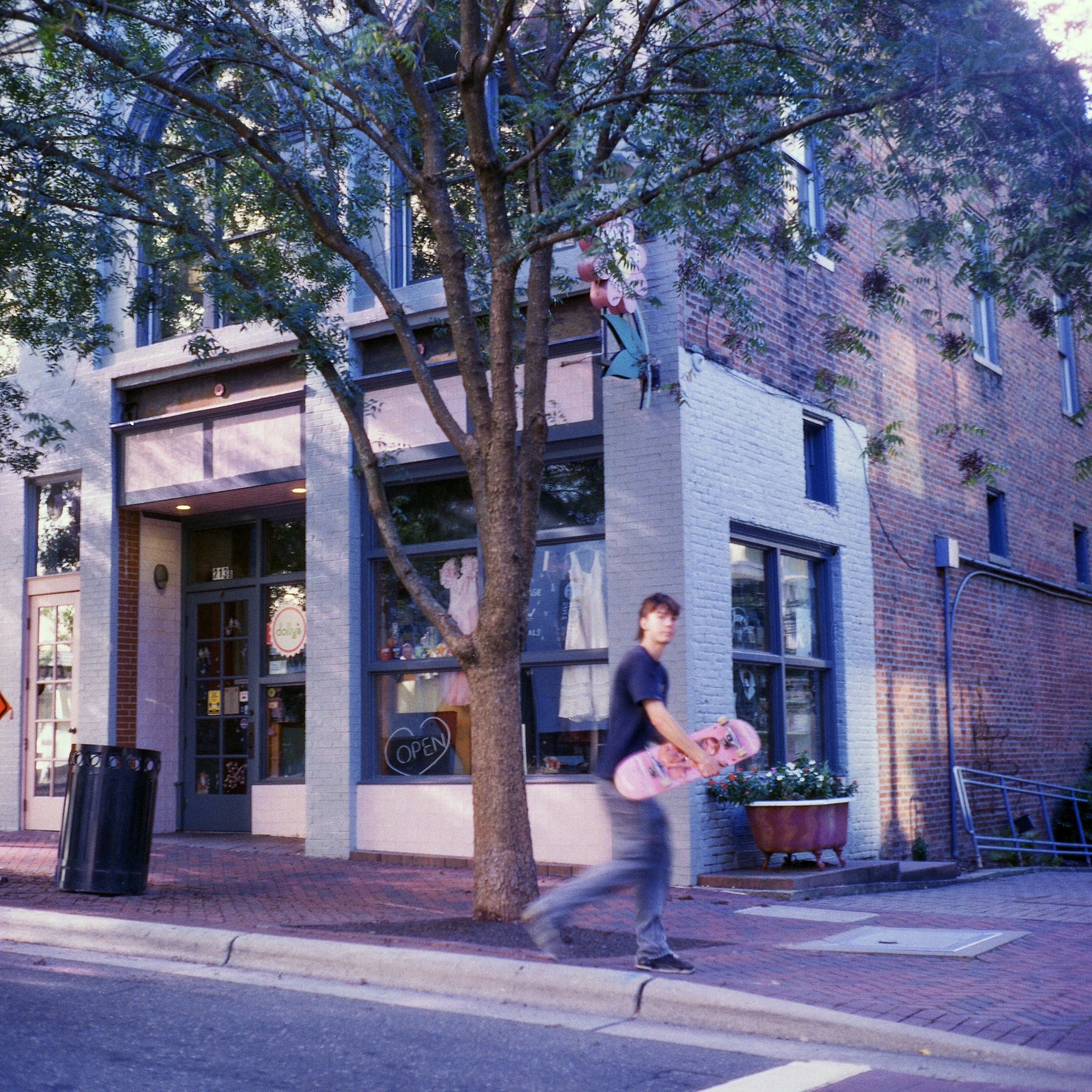 Dolly's Vintage - Durham, NC